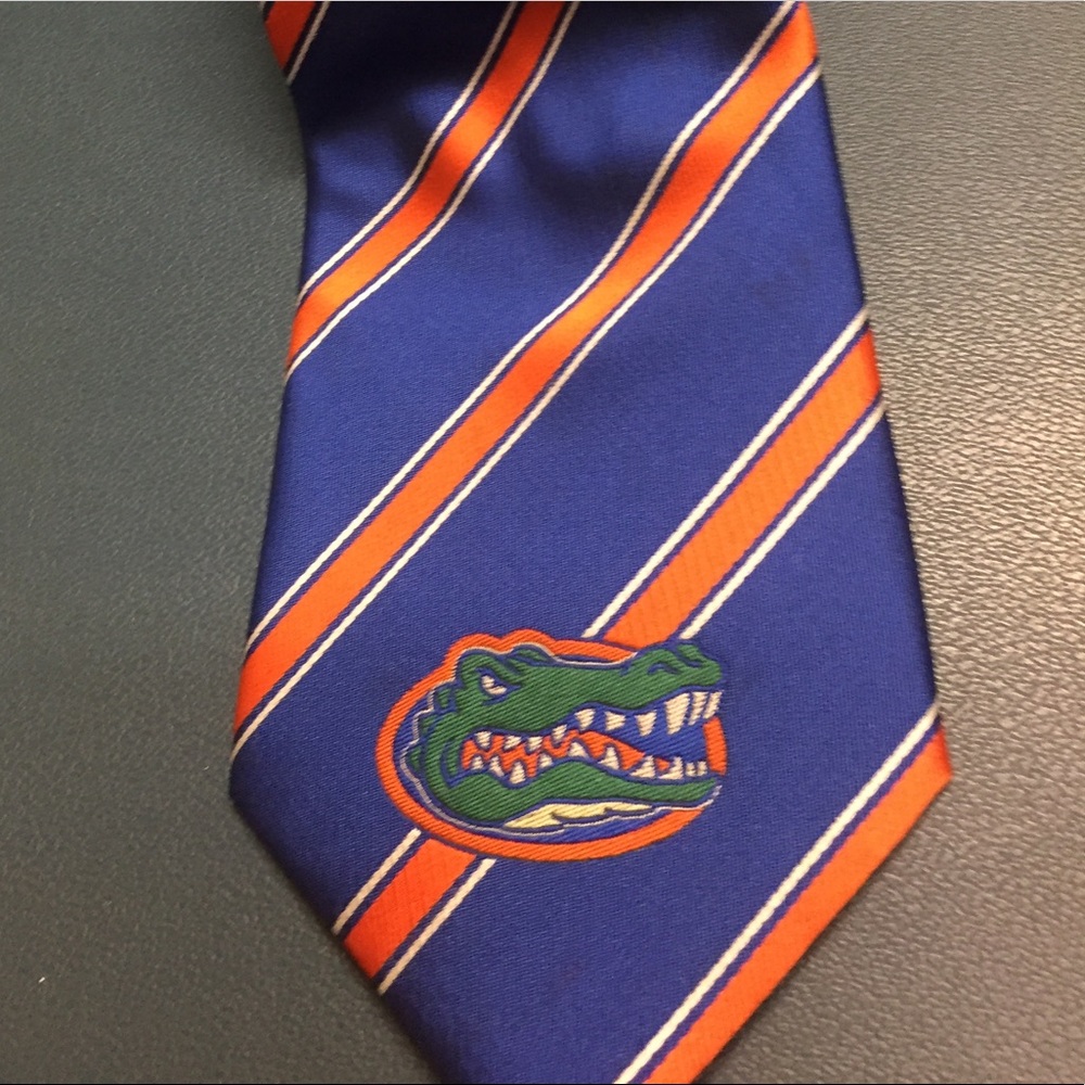Gator tie.